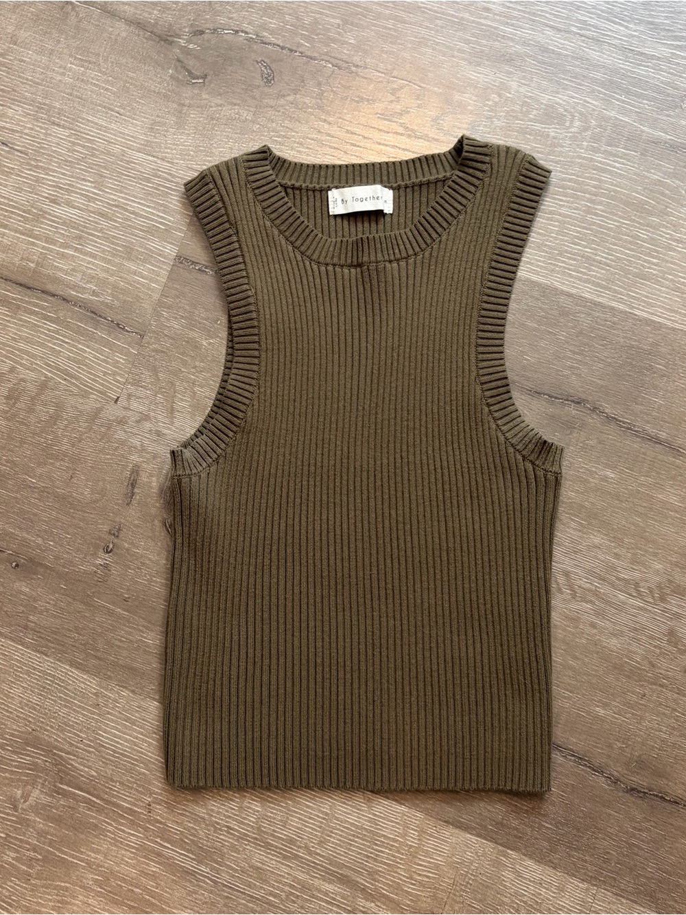 By Together Ribbed Knit Crop Tank Top in Olive Sz M Jr